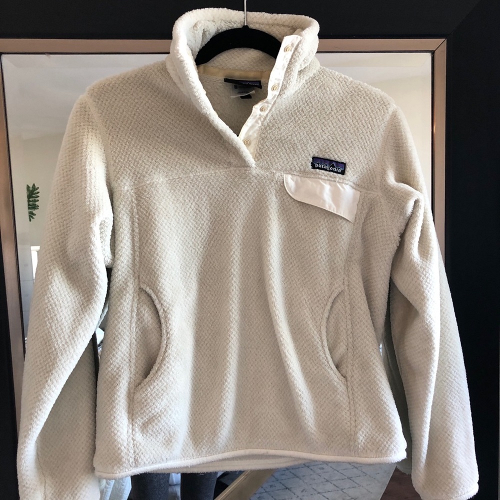 White Patagonia half button pullover